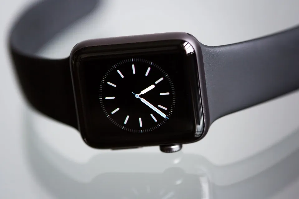 How to Clean an Apple Watch Safely and Thoroughly